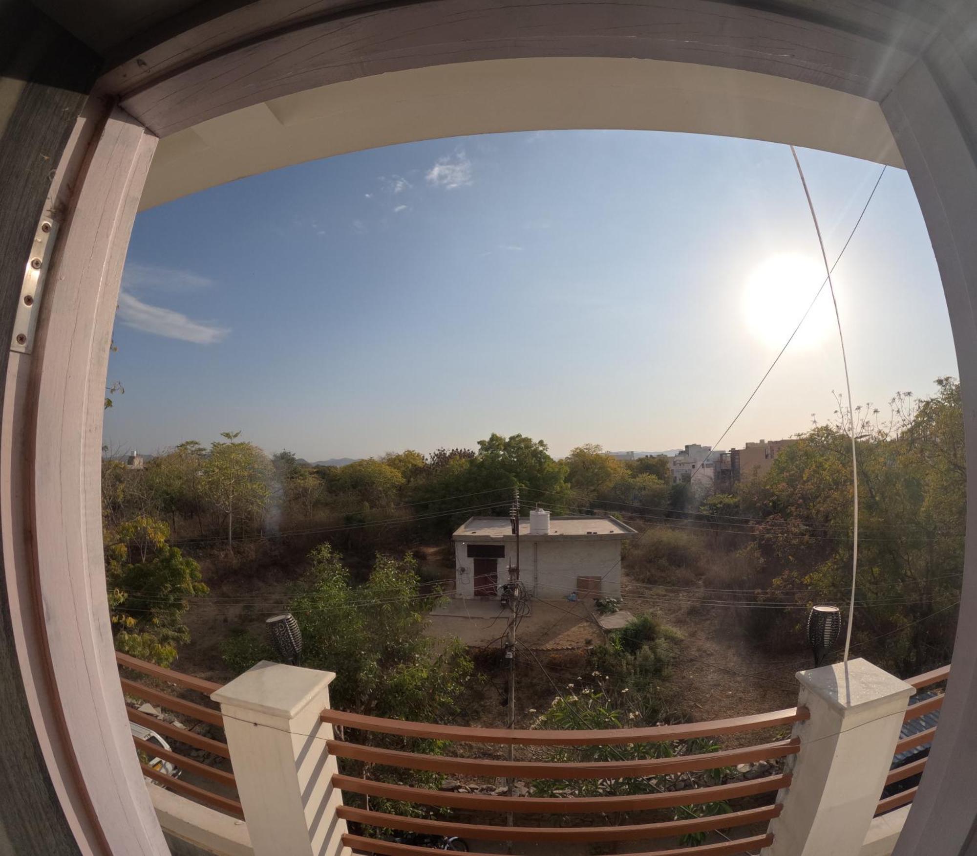 Choudhary White House Udaipur Lägenhet Exteriör bild